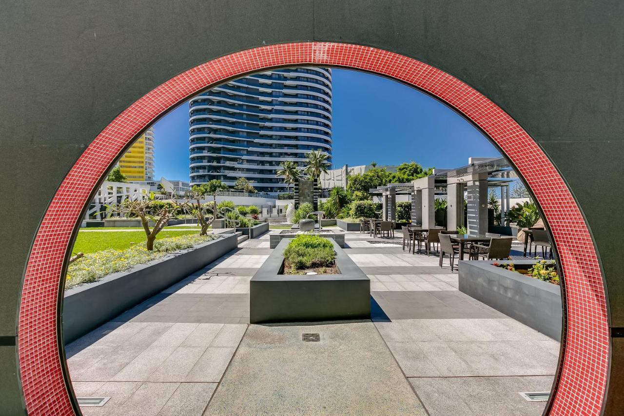Oracle - Q Apartment *